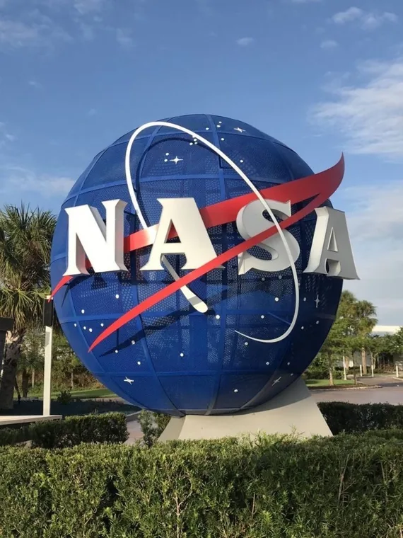 Космос рядом - NASA · США